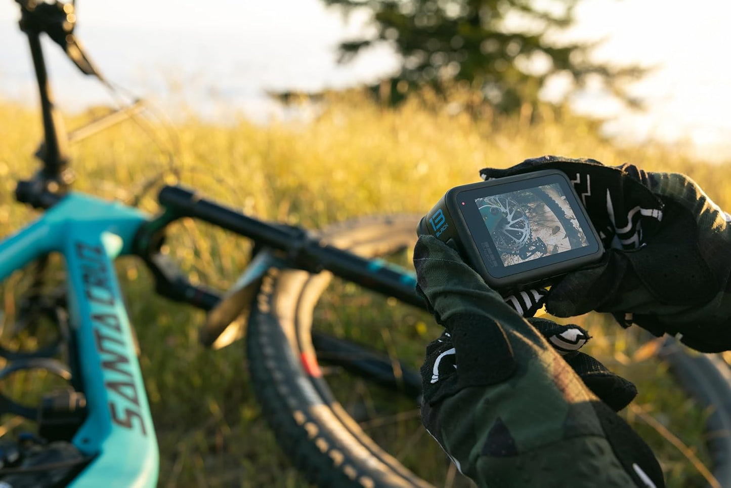 GoPro HERO13 Black – Cámara de acción impermeable 5.3K60 con lente HB-Series, fotos de 27MP, diseño ultra resistente y batería de alto rendimiento
