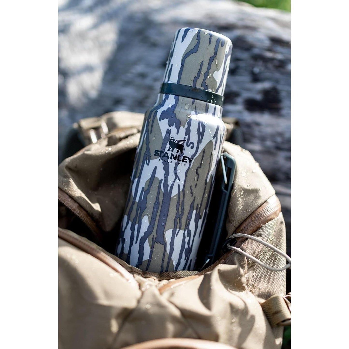 Termo Stanley diseño camuflado 1.4L