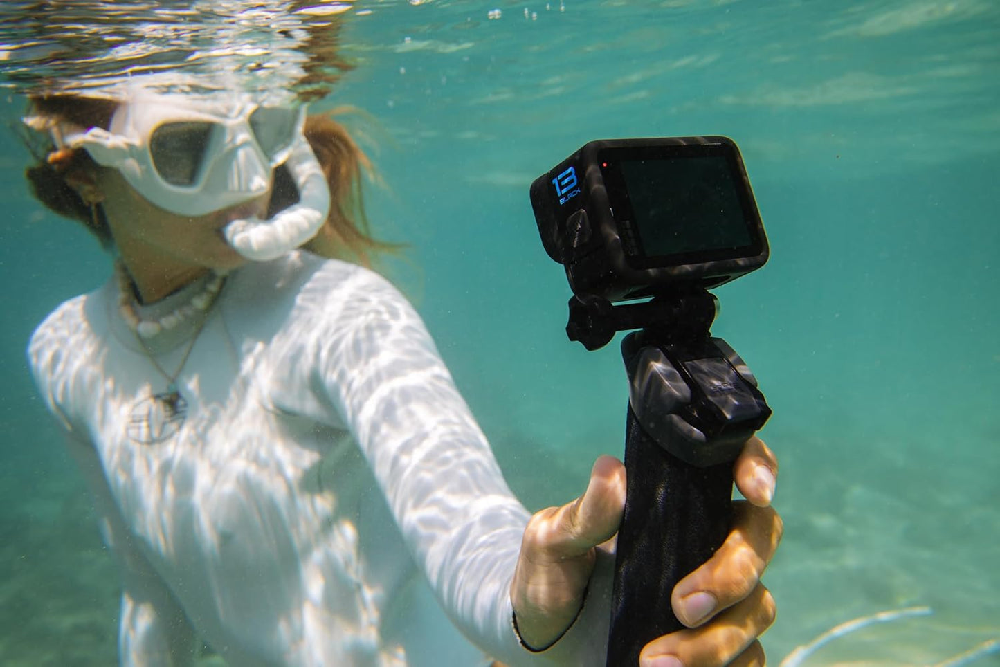GoPro HERO13 Black – Cámara de acción impermeable 5.3K60 con lente HB-Series, fotos de 27MP, diseño ultra resistente y batería de alto rendimiento
