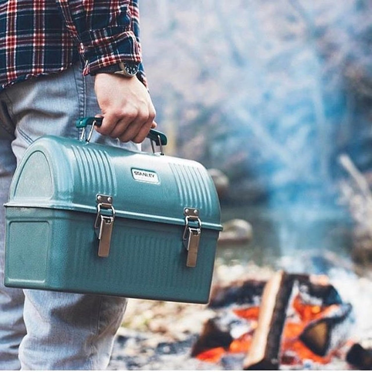 Classic Lunch Box 10 Qt | Vintage Metal Lunchbox | Durable Meal Container with Handle and Latch | Stores Food, Drinks, Thermos, Water Bottle
