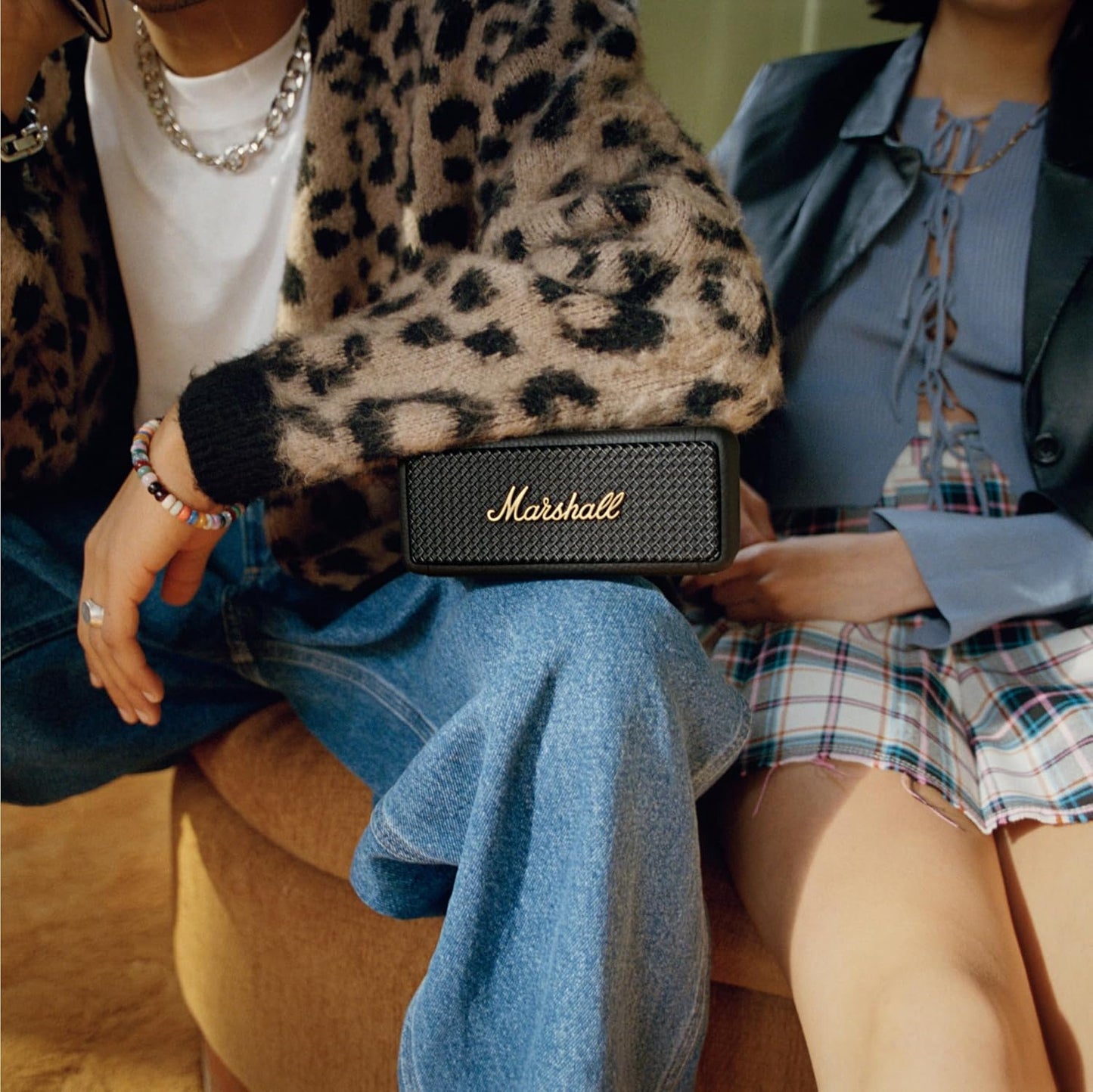Emberton II – Bocina Bluetooth portátil 30+ h, True Stereophonic 360°, IP67 (Black & Brass)