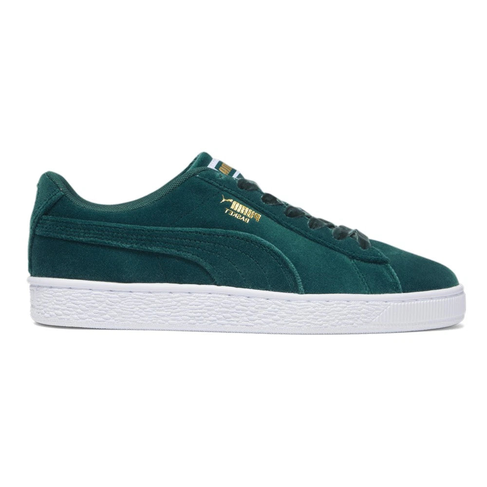 Zapatillas PUMA Basket Classic Velvet Mujer – Verde Malachite con Detalles Dorados | Sneakers Casual Inspiración Tenis