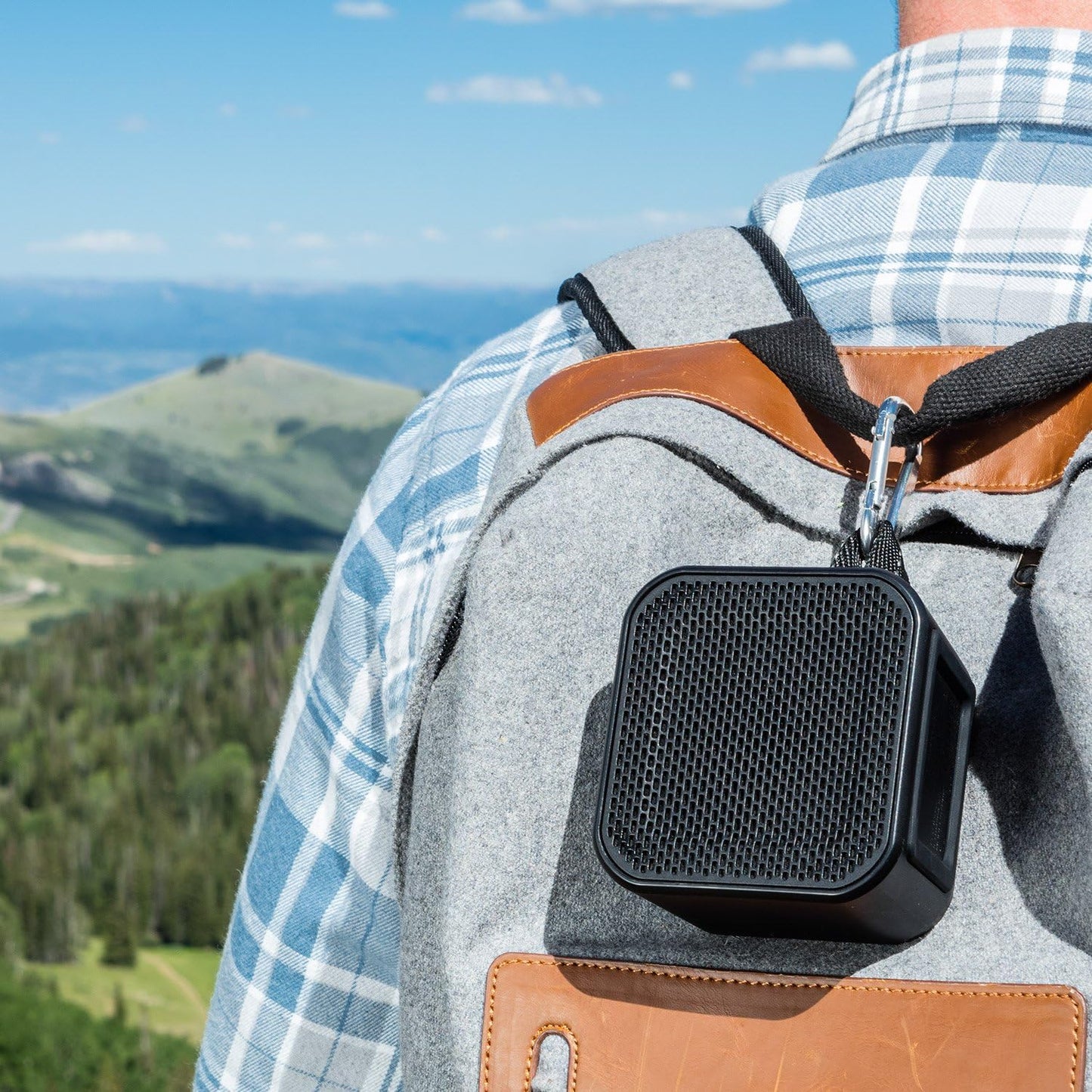 Barricade Mini – Bocina Bluetooth Portátil (Negro), IPX5 Resistente al Agua, 6 h de Batería, Diseño Robusto, Controles de Volumen y Pistas