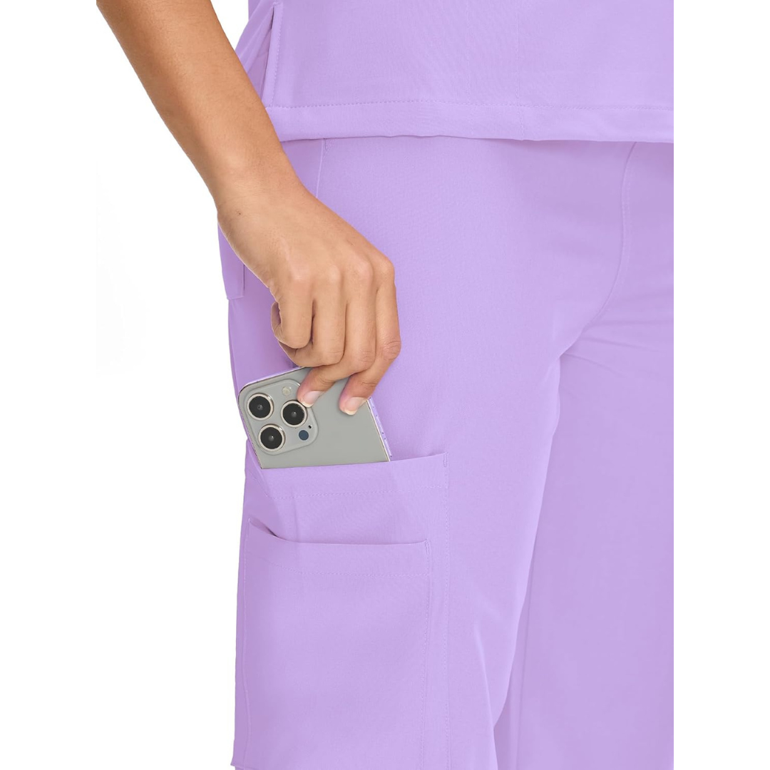 Set Uniforme Médico | Camiseta con Cuello en V y Pantalones de Pierna Recta con Bolsillos | Ropa de Trabajo Unisex | Color: Lavanda