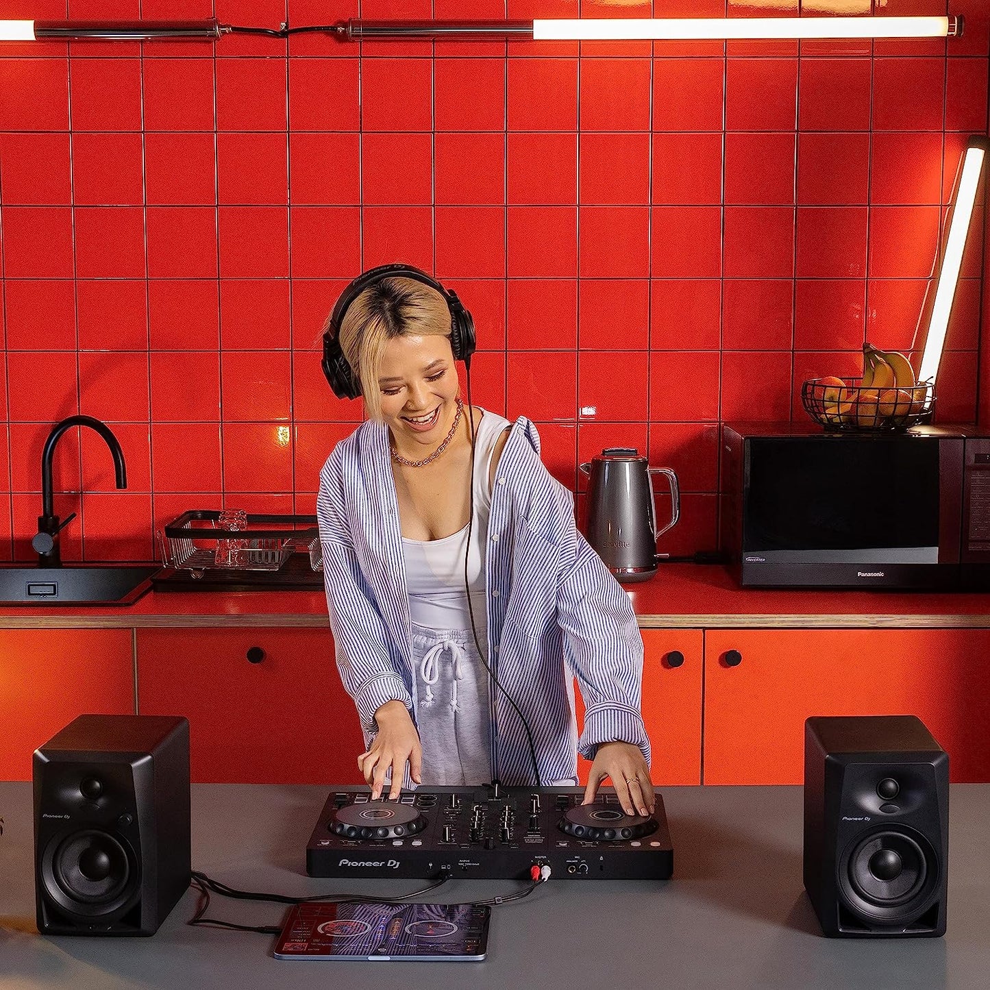 DDJ-FLX4 2-Deck Rekordbox and Serato DJ Controller - Graphite