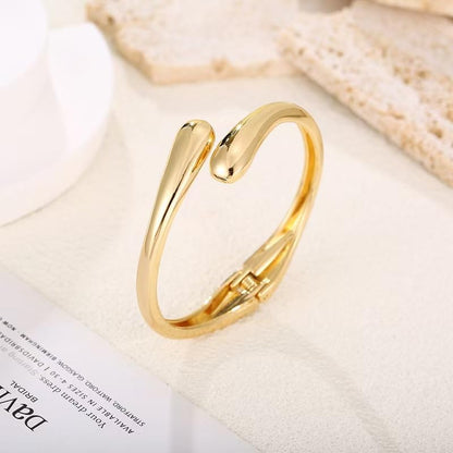 Brazalete Dorado para Mujer y Adolescentes – Pulsera Cuff Ajustable Chunky, Baño de Oro 14K, Diseño Moderno y Elegante, Regalo de Joyería