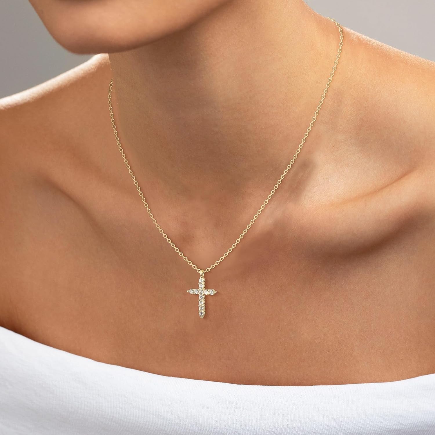 Collar Doble Cruz para Mujer – Choker con Dije de Cruz, Baño de Oro 14K / Plata Esterlina, Collar en Capas de Moda Elegante