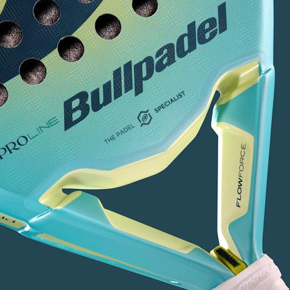 Pala Padel FLOW Mujer 2025 Alejandra Salazar | Pala Padel en Forma Diamante | Fibra Híbrida Fibrix & MultiEva Core | FlowForce Heart & Rough 3D Grain | Alta potencia y control de vibraciones