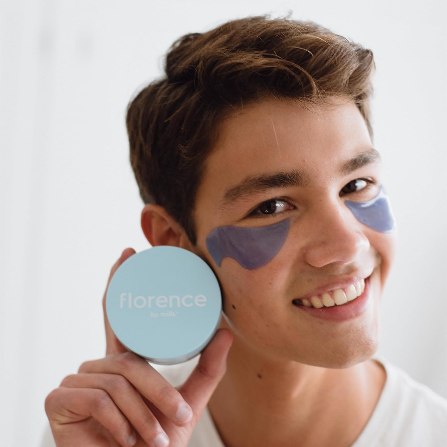 Florence by Mills Surfing Under Eye Gel Pads | Parches Hidratantes con Ácido Hialurónico Hidrolizado, Extractos Frutales y Plantas Adaptógenas – 15 Pares (30 unidades) – Veganos & Cruelty-Free