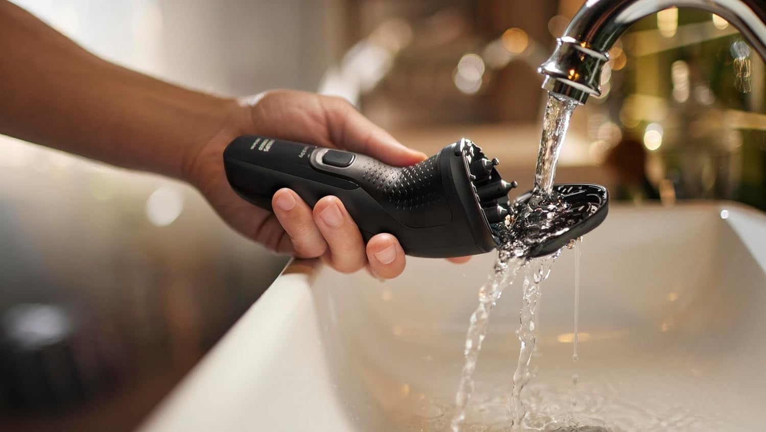 Philips Norelco Shaver 2400 Series (X3001/90) | Afeitado Húmedo/Seco, 27 Cuchillas ComfortCut, 4D Flex, Recortadora Pop-Up, Tapa Protectora, Deep Black