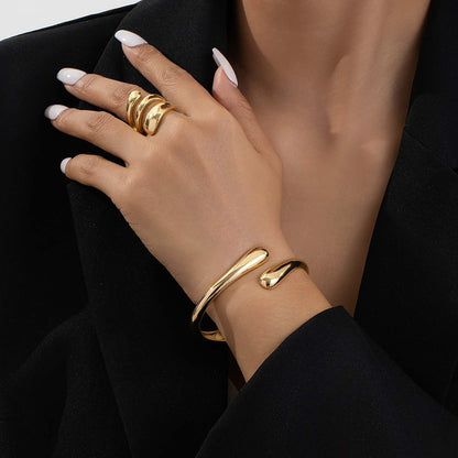 Brazalete Dorado para Mujer y Adolescentes – Pulsera Cuff Ajustable Chunky, Baño de Oro 14K, Diseño Moderno y Elegante, Regalo de Joyería