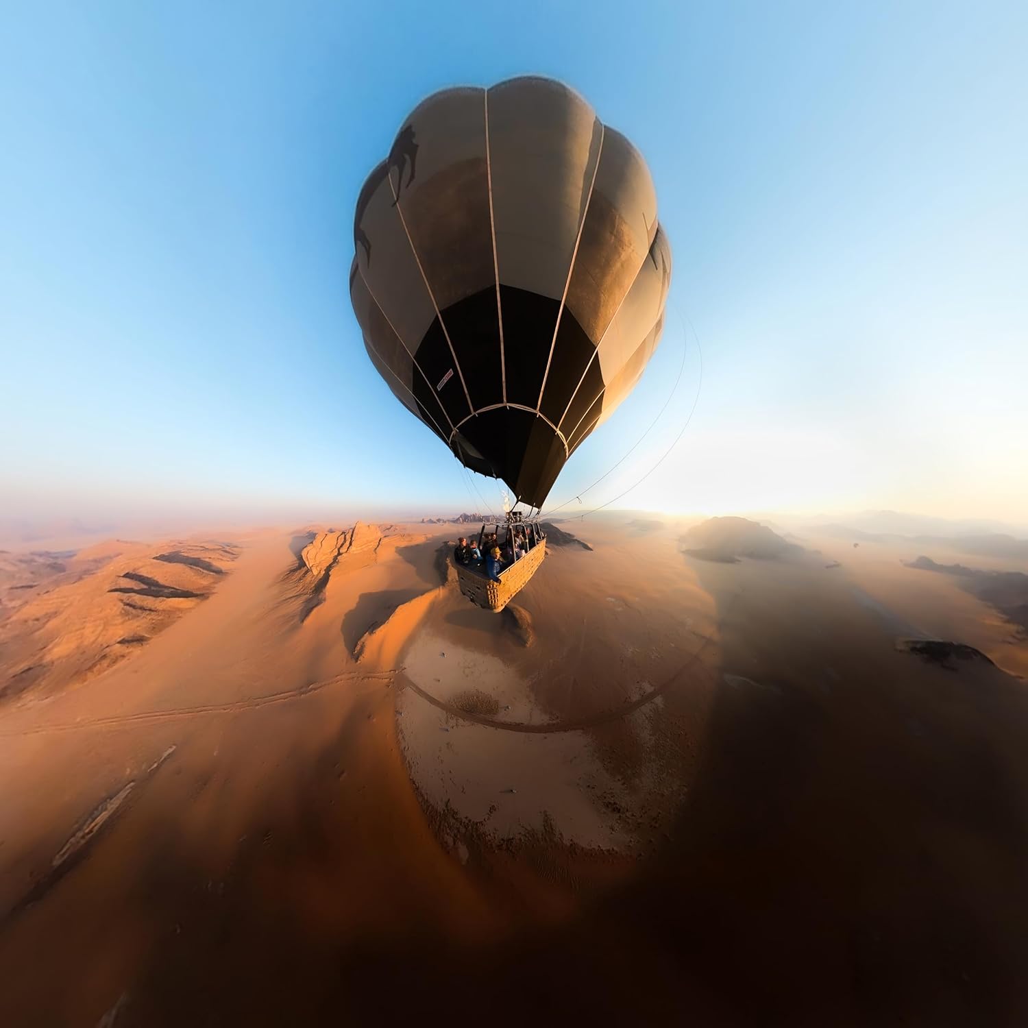 GoPro MAX – Cámara de acción 360° impermeable con pantalla táctil, video esférico 5.6K30 HD, fotos 16.6MP, transmisión en vivo 1080p y estabilización