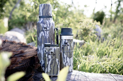 Termo Stanley diseño camuflado 1.4L