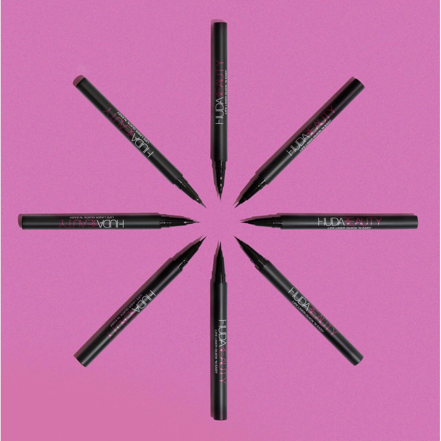 Delineador líquido de precisión Quick 'N Easy de HUDA BEAUTY Very Vanta