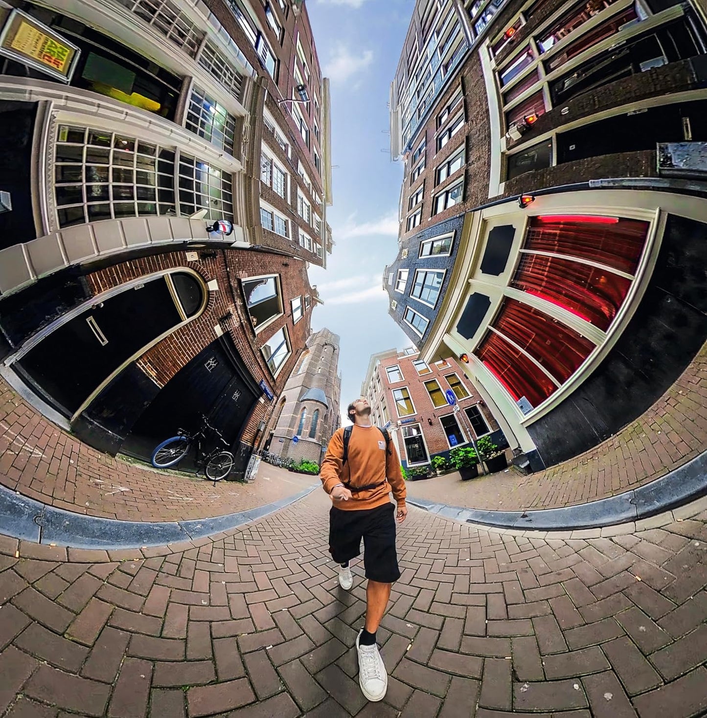 GoPro MAX – Cámara de acción 360° impermeable con pantalla táctil, video esférico 5.6K30 HD, fotos 16.6MP, transmisión en vivo 1080p y estabilización