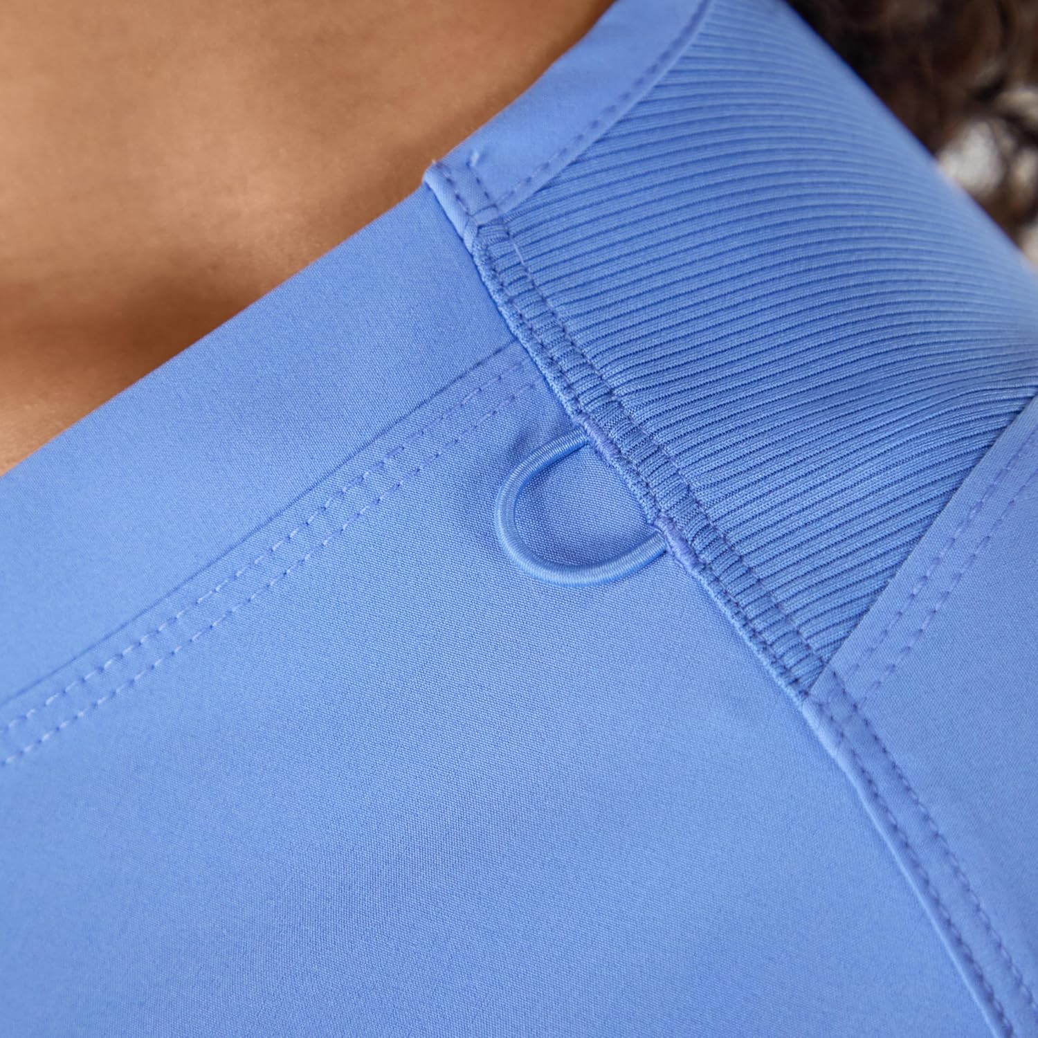 Chaquetilla  para Mujer | Camisetas Sanitarias Elásticas | Absorbe la Humedad | Espalda estilizada | Color: Celeste