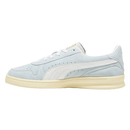 Zapatillas PUMA Indoor Soft Hombre – Azul/Blancas | Sneakers Retro Casuales con Detalles en Gamuza y Branding Clásico
