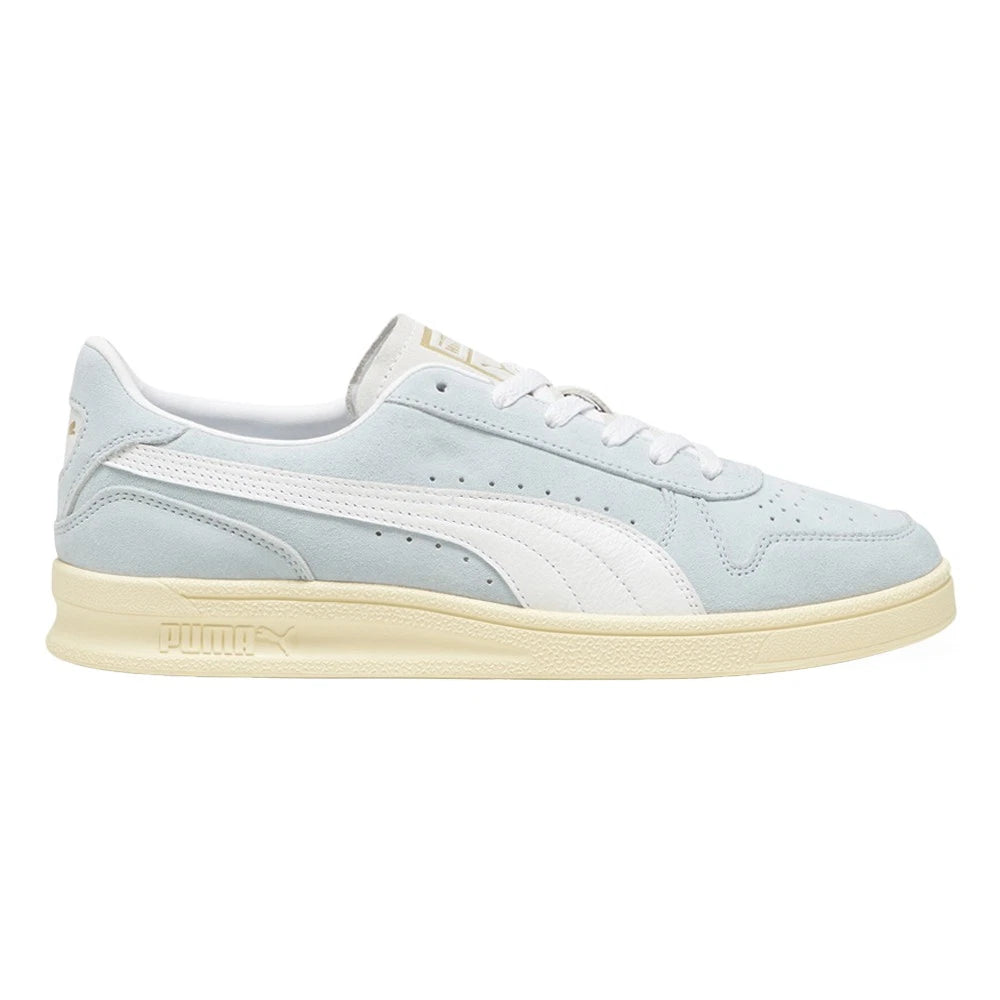 Zapatillas PUMA Indoor Soft Hombre – Azul/Blancas | Sneakers Retro Casuales con Detalles en Gamuza y Branding Clásico